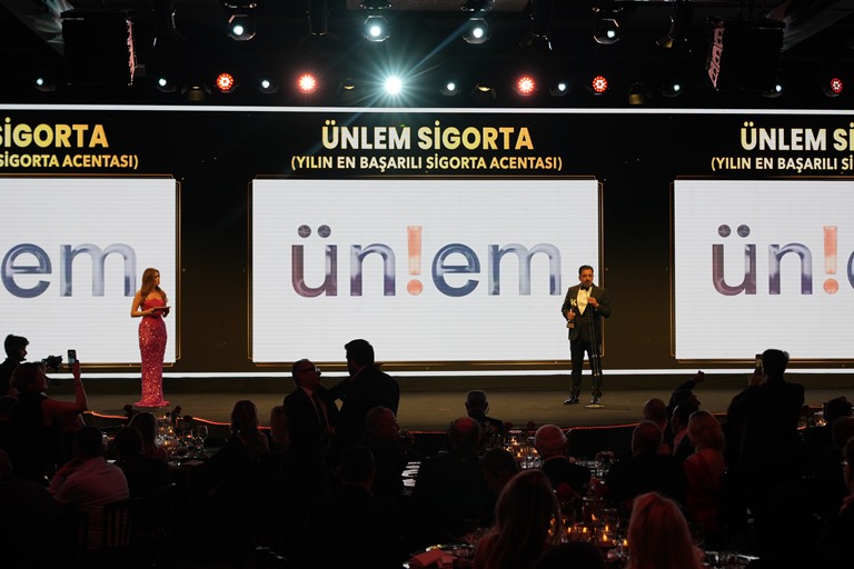 Gökhan Uçar :  �Y�l�n En Ba�ar�l�  Sigorta Acentesi�  Ünlem Sigorta Oldu 